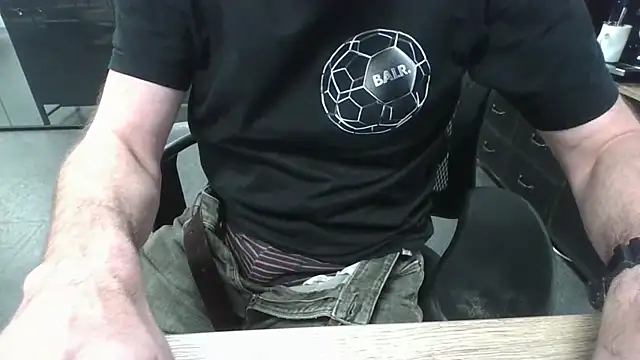 Michealtje85 online show from December 2025 04:12:02 PM