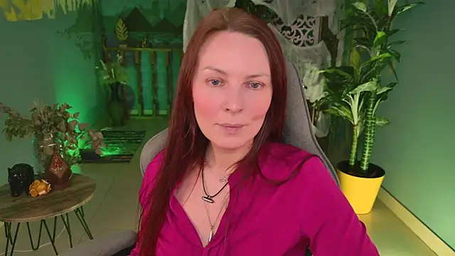 VandaRossi online show from October 2025 05:08:01 AM