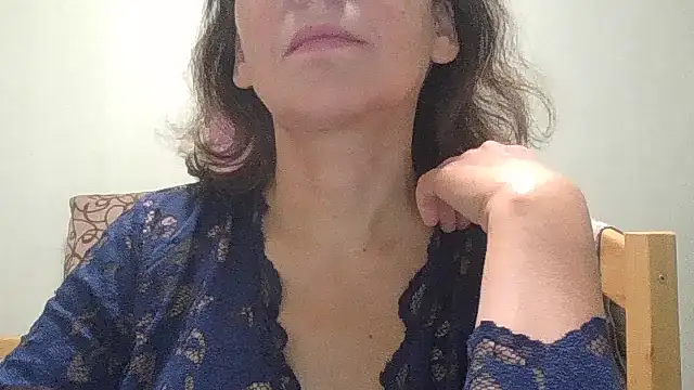 HollyJewel online show from October 2025 05:06:02 PM