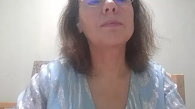 HollyJewel online show from November 2025 04:39:01 PM