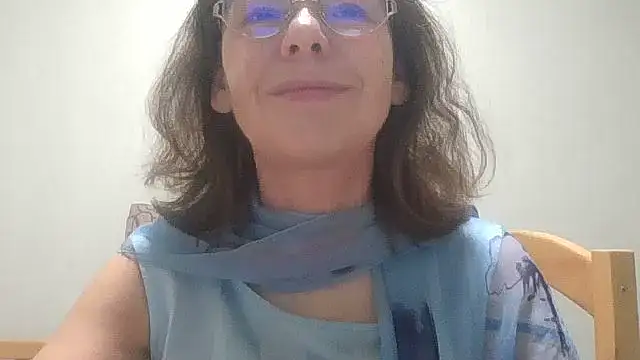 HollyJewel online show from December 2025 06:26:01 PM