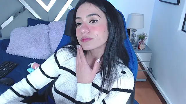 Snapshot of ZaraDames_ chatting on December 2024 07:26:01 AM ZaraDames online show from December 2024 07:26:01 AM