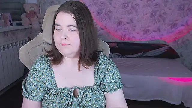 Estelle Hicks online show from March 2026 06:51:01 PM