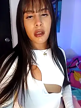 Snapshot of LittleEmmaa chatting on February 2026 06:40:02 AM LittleEmmaa online show from February 2026 06:40:02 AM