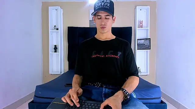 Jhonn Rhyss online show from December 2024 03:41:01 AM