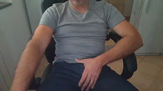 Snapshot of cocco1980xxxx chatting on February 2026 08:51:01 AM cocco1980xxxx online show from February 2026 08:51:01 AM