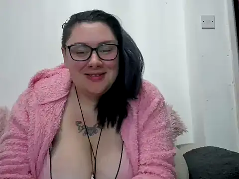 Bustycurves online show from September 2025 11:41:02 PM