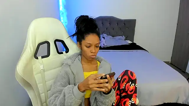 Crystal florez24 online show from November 2025 10:04:01 PM