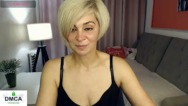 Blonde lola444 online show from July 2026 05:44:02 PM