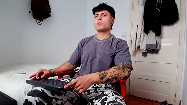 Snapshot of juandking chatting on October 2025 11:17:01 AM juandking online show from October 2025 11:17:01 AM