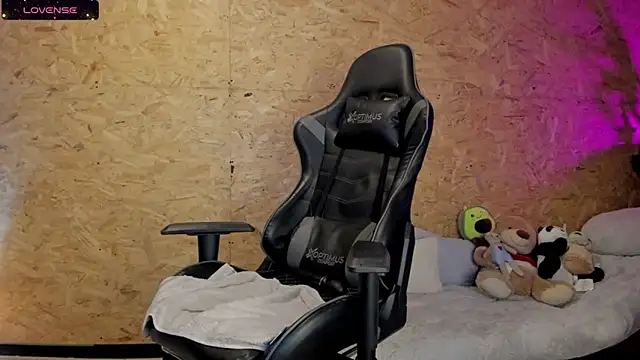 Biancastrongg online show from February 2025 06:17:02 AM