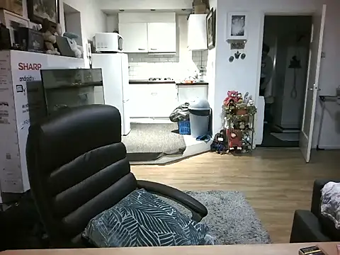 mihaimichael online show from November 2025 08:19:02 PM