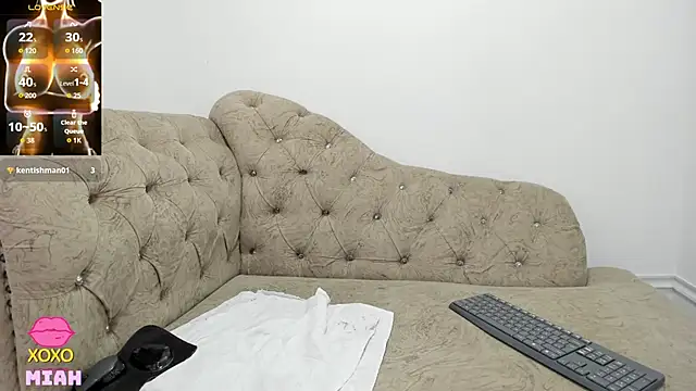 Snapshot of Miah_BigBoobs chatting on November 2025 08:55:01 PM Miah BigBoobs online show from November 2025 08:55:01 PM