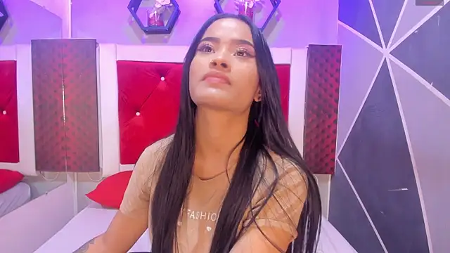 Karoll014 online show from December 2025 12:10:01 PM