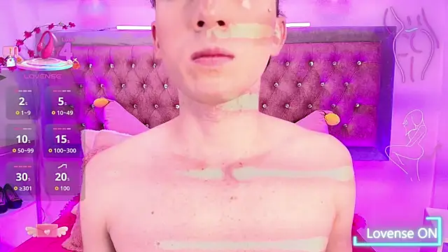 Tayzon Foxxx online show from October 2025 12:47:01 PM