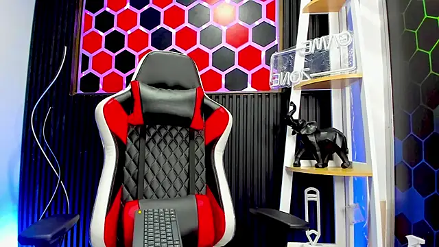 Tayzon Foxxx online show from March 2026 08:13:01 PM