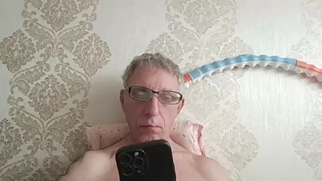 Snapshot of BobbyXRoyal chatting on July 2026 09:45:01 AM BobbyXRoyal online show from July 2026 09:45:01 AM