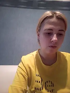Snapshot of Gussie_Bridie chatting on December 2024 02:28:01 PM Gussie Bridie online show from December 2024 02:28:01 PM
