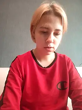 Snapshot of Gussie_Bridie chatting on December 2024 09:33:02 AM Gussie Bridie online show from December 2024 09:33:02 AM