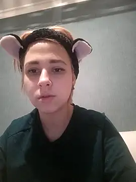 Snapshot of Gussie_Bridie chatting on December 2024 01:51:02 PM Gussie Bridie online show from December 2024 01:51:02 PM