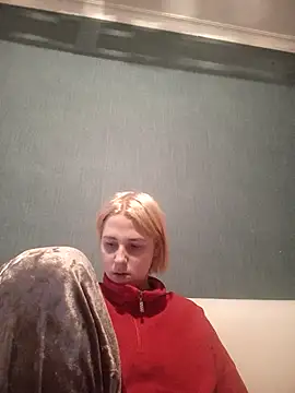 Snapshot of Gussie_Bridie chatting on January 2025 03:08:02 PM Gussie Bridie online show from January 2025 03:08:02 PM