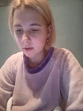 Snapshot of Gussie_Bridie chatting on January 2025 02:35:01 PM Gussie Bridie online show from January 2025 02:35:01 PM