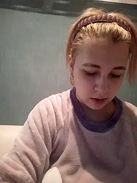 Snapshot of Gussie_Bridie chatting on February 2025 02:21:02 PM Gussie Bridie online show from February 2025 02:21:02 PM