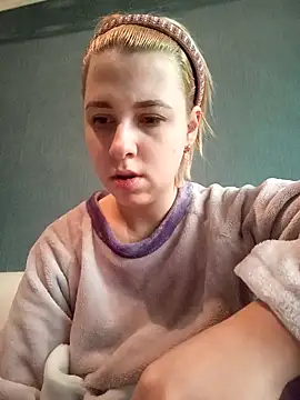 Snapshot of Gussie_Bridie chatting on February 2025 07:39:02 AM Gussie Bridie online show from February 2025 07:39:02 AM