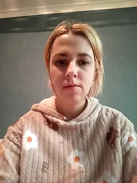 Snapshot of Gussie_Bridie chatting on February 2025 07:10:01 AM Gussie Bridie online show from February 2025 07:10:01 AM