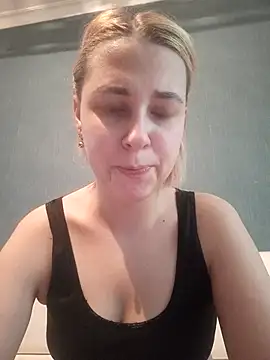 Snapshot of Gussie_Bridie chatting on February 2025 02:09:02 PM Gussie Bridie online show from February 2025 02:09:02 PM