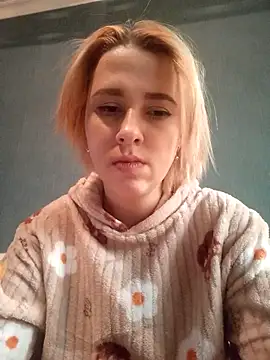 Snapshot of Gussie_Bridie chatting on March 2025 02:15:02 PM Gussie Bridie online show from March 2025 02:15:02 PM