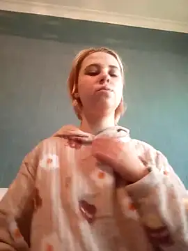 Snapshot of Gussie_Bridie chatting on March 2025 06:57:02 AM Gussie Bridie online show from March 2025 06:57:02 AM