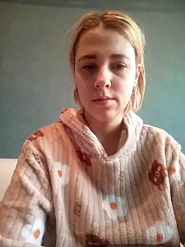 Snapshot of Gussie_Bridie chatting on March 2025 06:54:02 AM Gussie Bridie online show from March 2025 06:54:02 AM