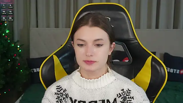 Snapshot of Britney054 chatting on December 2024 07:37:01 AM Britney054 online show from December 2024 07:37:01 AM