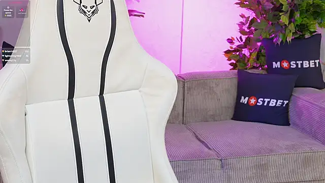 Snapshot of Britney054 chatting on December 2024 03:44:02 AM Britney054 online show from December 2024 03:44:02 AM