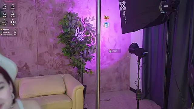 Snapshot of Britney054 chatting on March 2025 08:34:01 AM Britney054 online show from March 2025 08:34:01 AM