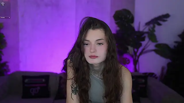 Snapshot of Britney054 chatting on January 2026 12:04:01 AM Britney054 online show from January 2026 12:04:01 AM