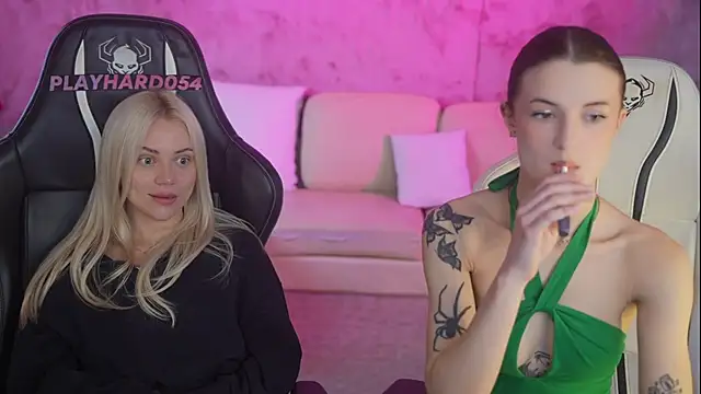 Snapshot of Britney054 chatting on February 2026 03:49:02 PM Britney054 online show from February 2026 03:49:02 PM