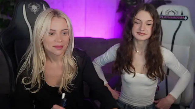 Snapshot of Britney054 chatting on February 2026 04:19:01 PM Britney054 online show from February 2026 04:19:01 PM