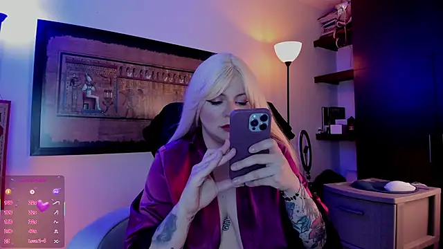 Irinaa Scarlett online show from June 2026 05:52:01 PM