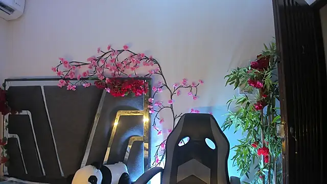 Snapshot of Black_Rose2 chatting on November 2025 11:19:01 AM Black Rose2 online show from November 2025 11:19:01 AM