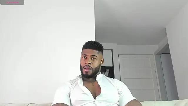 Snapshot of Makonneen chatting on July 2026 05:10:02 AM Makonneen online show from July 2026 05:10:02 AM