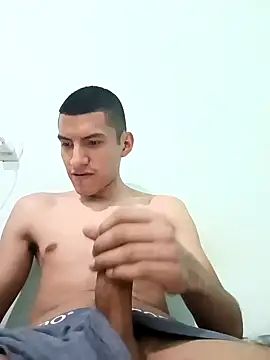 Snapshot of Rogersmit2 chatting on February 2025 04:58:02 PM Rogersmit2 online show from February 2025 04:58:02 PM