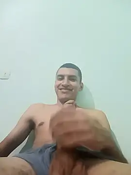 Snapshot of Rogersmit2 chatting on February 2025 05:04:01 PM Rogersmit2 online show from February 2025 05:04:01 PM