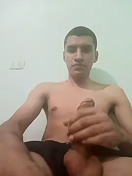 Snapshot of Rogersmit2 chatting on February 2025 10:28:01 PM Rogersmit2 online show from February 2025 10:28:01 PM