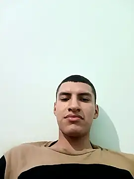 Snapshot of Rogersmit2 chatting on November 2025 12:44:02 AM Rogersmit2 online show from November 2025 12:44:02 AM