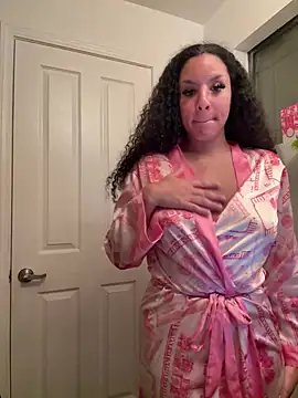 thatonelightskinn online show from February 2025 04:46:02 AM