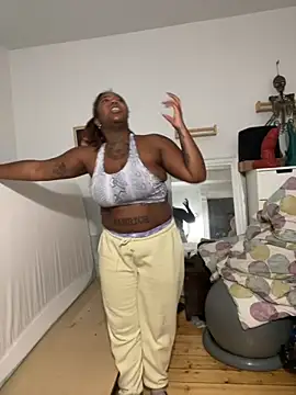 Snapshot of Goddess_Nafeesha chatting on October 2025 10:08:02 PM Goddess Nafeesha online show from October 2025 10:08:02 PM