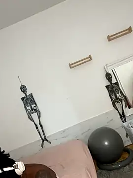 Goddess Nafeesha online show from December 2025 08:13:02 PM