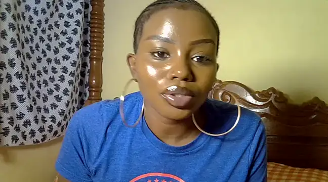 Snapshot of juicyblaqebony chatting on February 2025 01:38:02 PM juicyblaqebony online show from February 2025 01:38:02 PM